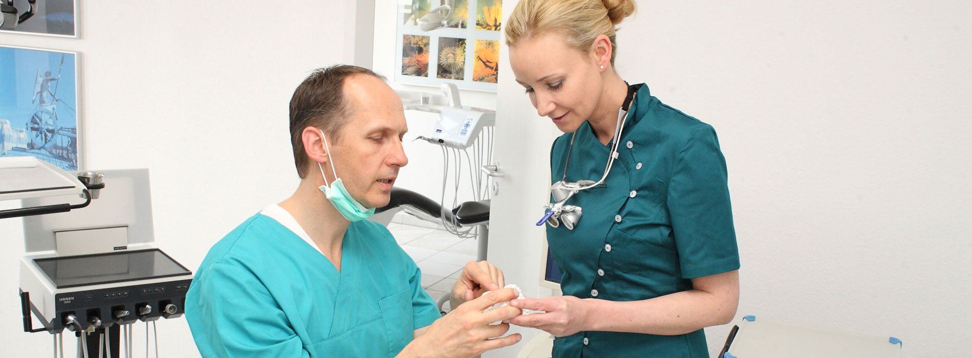 Spezialisierung Master of Science Implantologie & Oralchirurgie Zahnärztin Dr. Bettina Poll Dortmund City