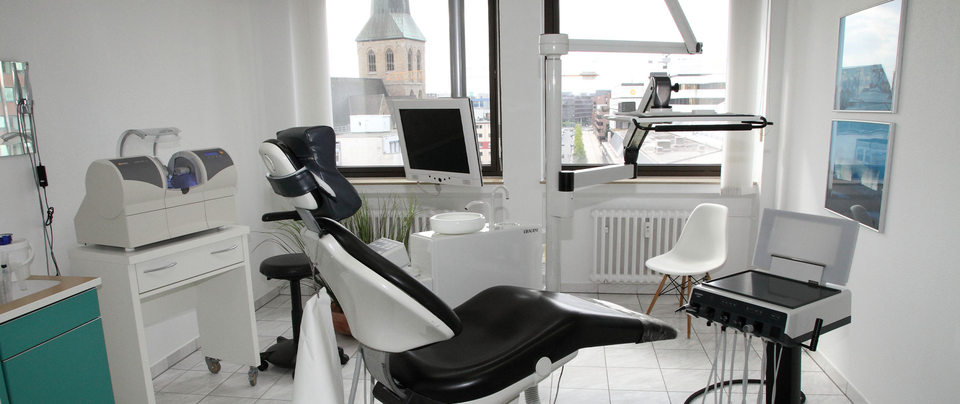 Behnandlungsraum · Gemeinschaftspraxis für Zahn-, Mund- und Kieferheilkunde Dr. Gorden & Dr. Poll